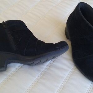 Clarks black suede low rise boots